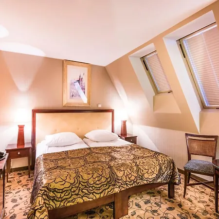 Memorable Base For A Memorable Hen&Stag Do Party بيت شباب كراكوفيا